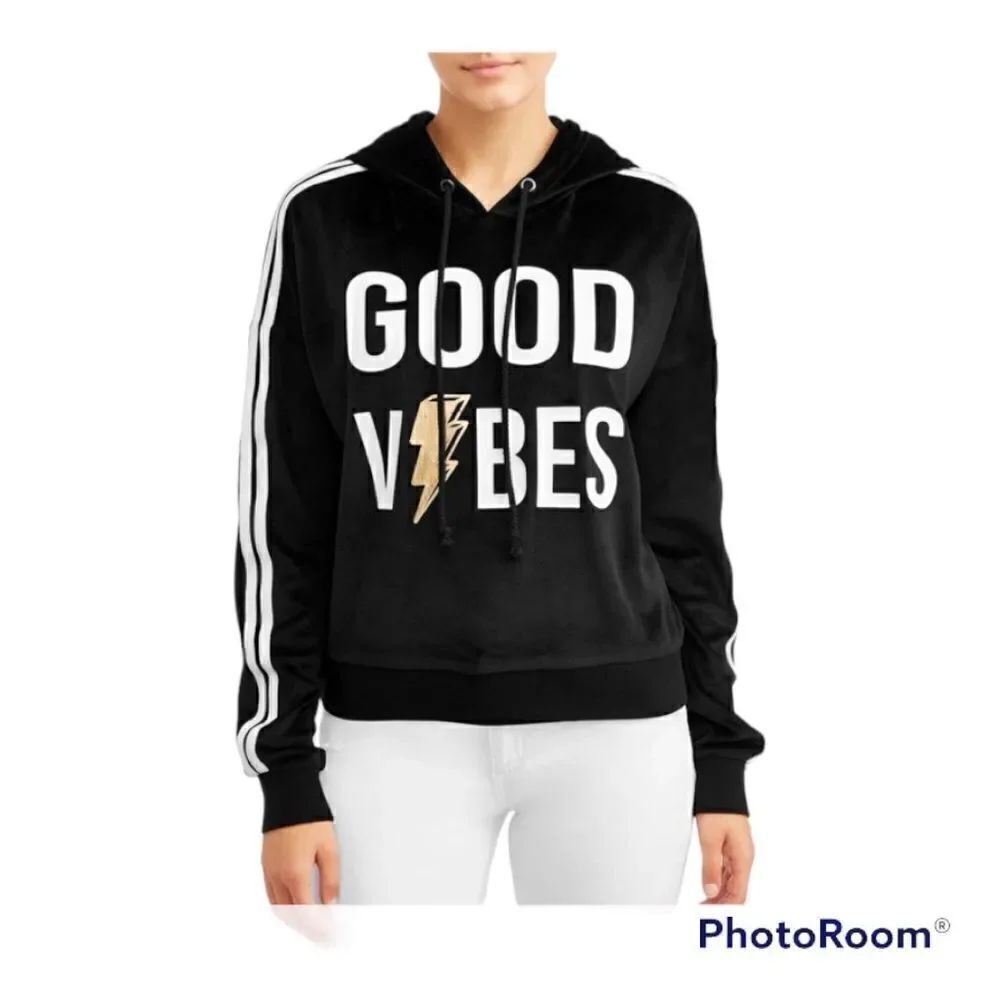 No Boundaries Juniors' Velour Graphic Pullover Hoodie S